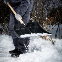 Лопата для уборки снега пластиковая, 380х385х1420 мм, деревянный черенок Россия 615745